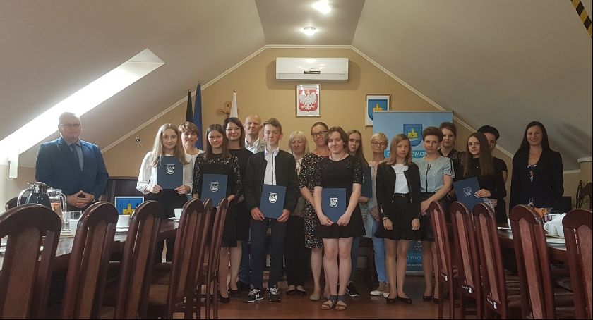 Najzdolniejsi uczniowie z gminy Somonino otrzymali stypendia 