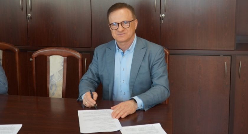 Gmina Przodkowo. Podpisano umowy na realizację dziewięciu dróg