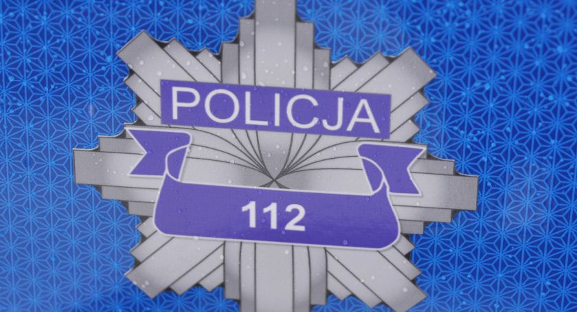 Uderzył w płot i uciekł. Dwie osoby zostały ranne