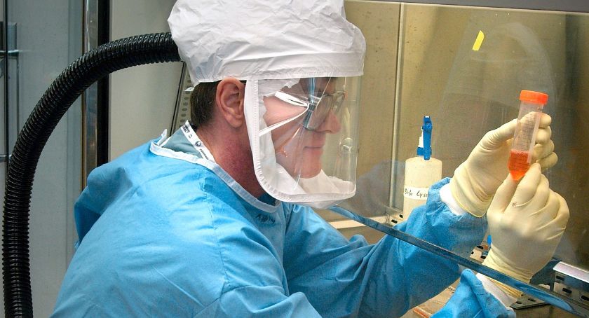 Rząd wprowadził obostrzenia w powiatach z najwyższą liczbą zakażeń 