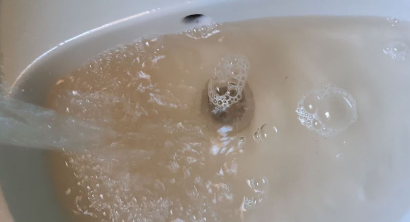 Żukowo. Brudna woda w kranach w domach mieszkańców