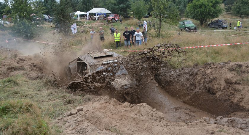 Miłośnicy terenówek w akcji - I OS Mania Kaszuby 4x4 za nami
