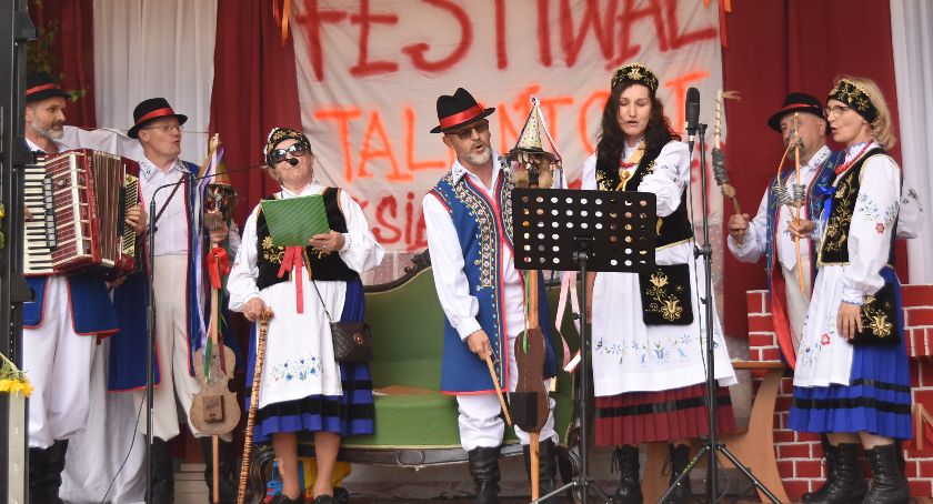 Mieszkańcy Hopowa prezentowali swoje talenty na pełnym atrakcji festynie