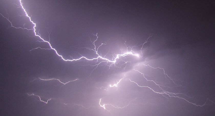 Środa pod znakiem burz - wydano ostrzeżenia 