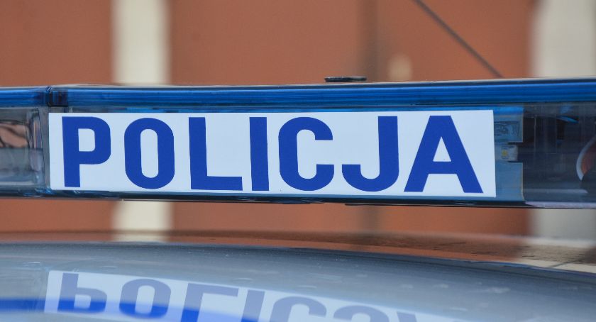 Lniska. Zderzenie samochodu osobowego z busem