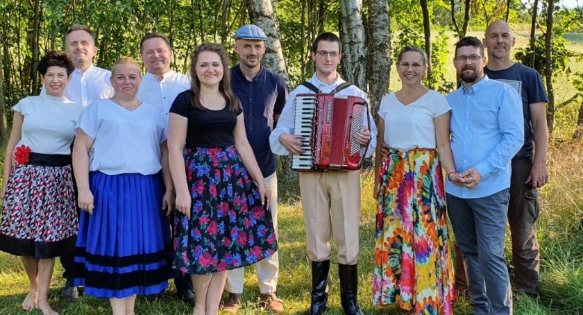 Przypominają historię Szadego Buka i organizują wspaniałą potańcówkę