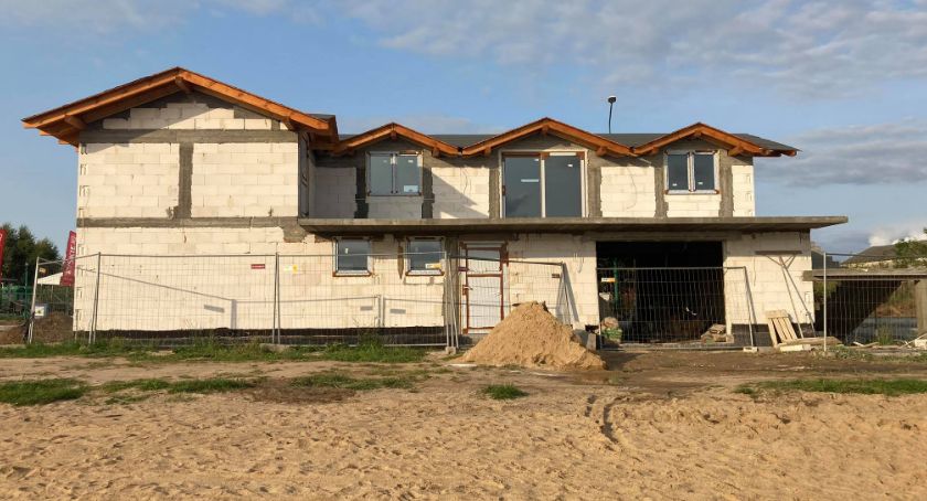 Co będzie w nowym budynku na plaży w Gowidlinie? Sprawdziliśmy