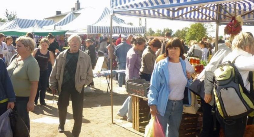 Rynek w Sierakowicach zamknięty - zakaz handlu do 2 października