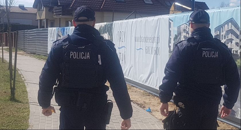 Policjanci wystawili 200 pouczeń za niestosowanie się do reżimu czerwonej strefy