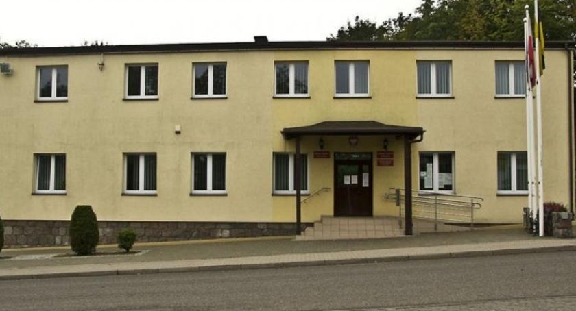 Przez czerwoną strefę urząd gminy w Sulęczynie zamknięty dla interesantów