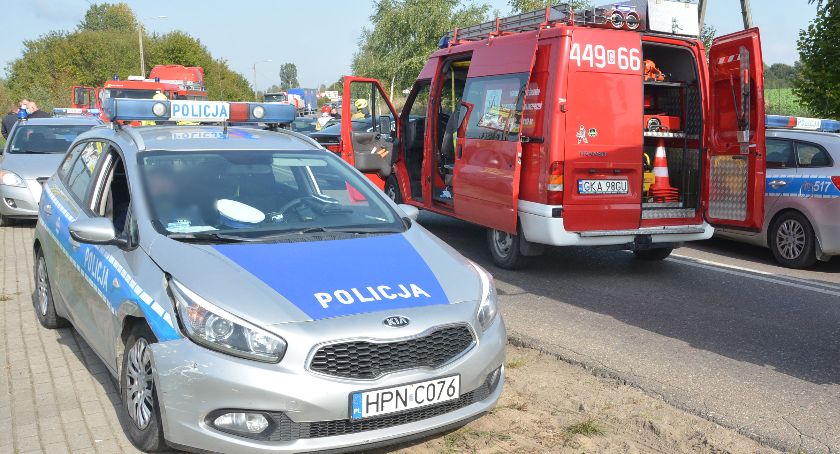 Wypadek z udziałem radiowozu podczas policyjnego pościgu