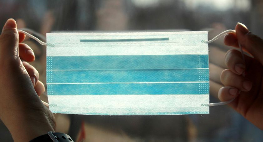 222 interwencje policji w związku z brakiem maseczek, 78 mandatów