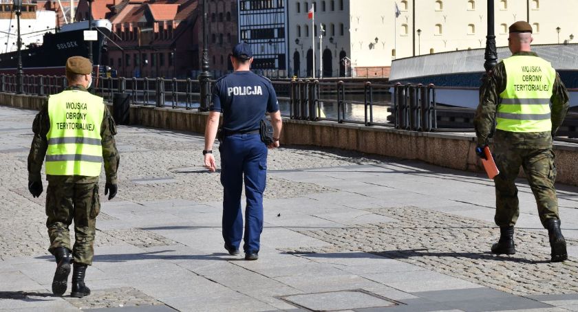 Terytorialsi ponownie wspomagają policjantów w walce z COVID-19