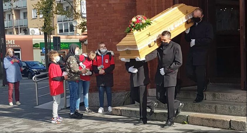 Rodzina i dawni uczniowie pożegnali śp. Teresę Żołnowską, nauczycielkę z I LO 