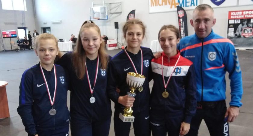 Aurelia Godzińska i Dominika Konkel złotymi medalistkami zapaśniczych mistrzostw młodzików w Pelplinie