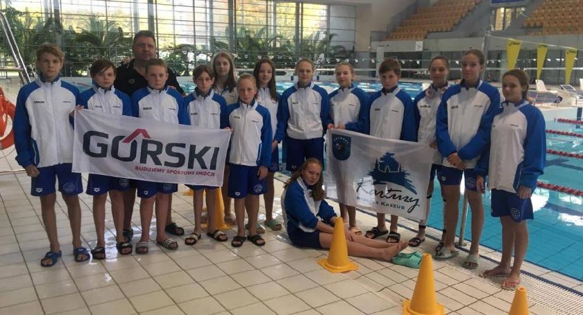 Worek medali kartuskich pływaków na Ogólnopolskich Zawodach Pływackich w Szczecinie
