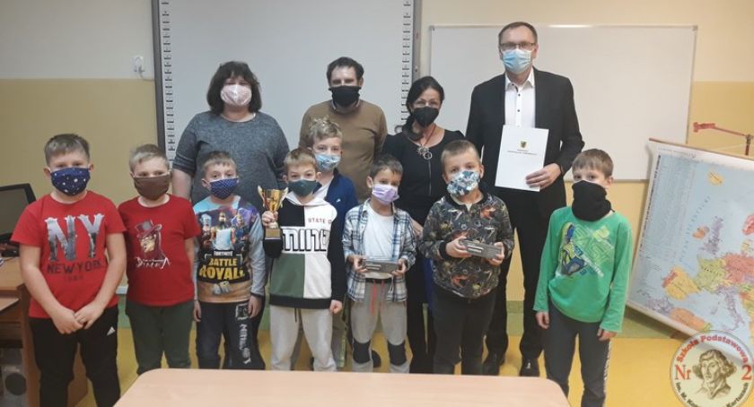 Uczniowie „Dwójki” trzecią najlepszą drużyną szachową na Pomorzu