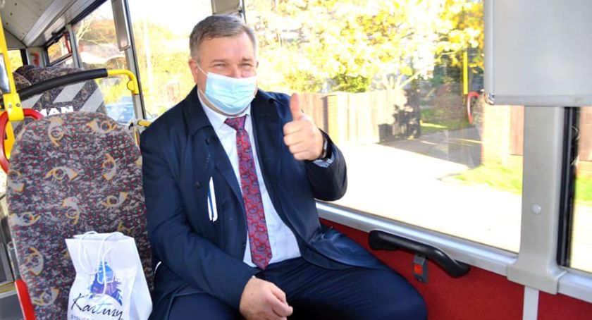 Burmistrz Mieczysław Gołuński osobiście testuje komunikację gminną