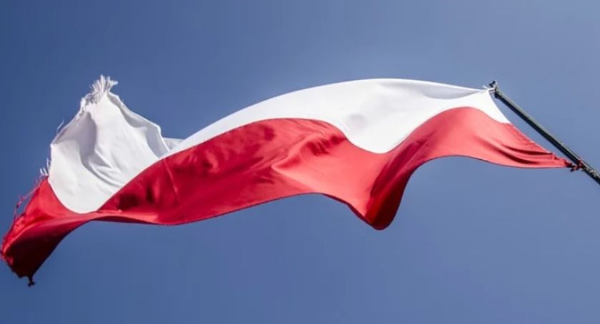 Kartuzy pod biało-czerwoną? Walka o maszt z flagą narodową jeszcze trwa!