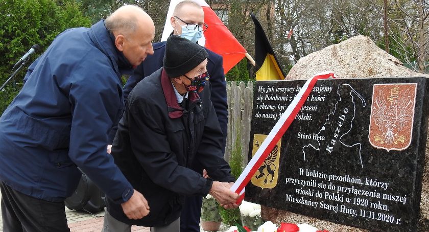 Stara Huta. Odsłonili pomnik upamiętniający 100. rocznicę włączenia wsi do Polski