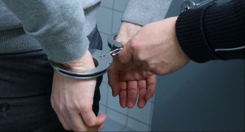 Groził siostrze i bratu, zaatakował policjantów - trafił do aresztu