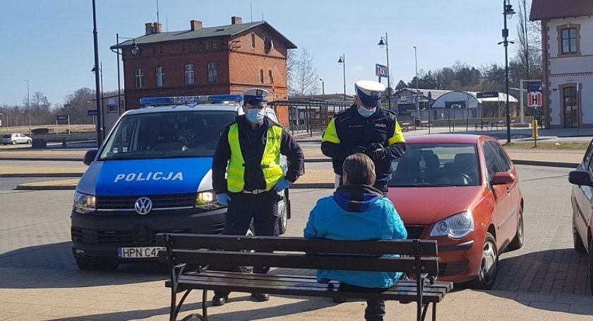 Kilkadziesiąt mandatów za brak osłon na usta i nosy