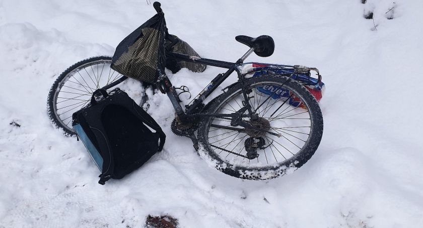 Rybaki. Potrącenie rowerzysty przez audi 