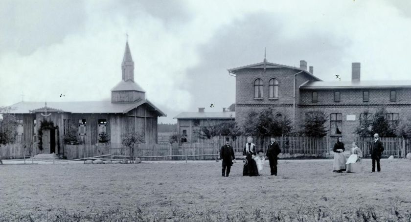Historia kościoła w Hopowie na fotografiach z przełomu XIX i XX wieku