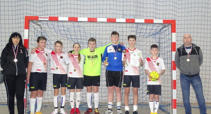 Drużyna UKS Byki Słupsk zwycięzcą turnieju Kiełpino CUP rocznika 2007. Amator Kiełpino drugi