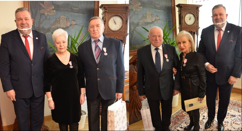 Miłość godna medalu - burmistrz odznaczył kolejne pary