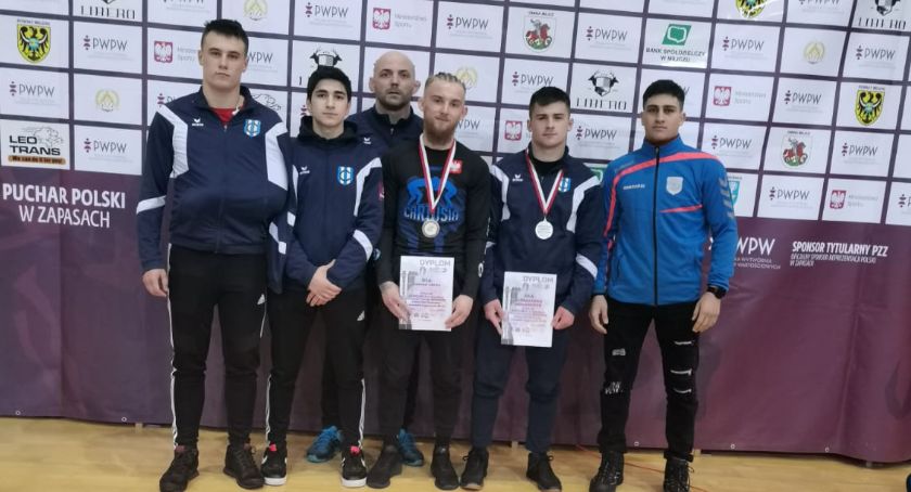 Aleksander Mielewczyk i Nikodem Drewa srebrnymi medalistami zapaśniczego Pucharu Polski w Radomiu