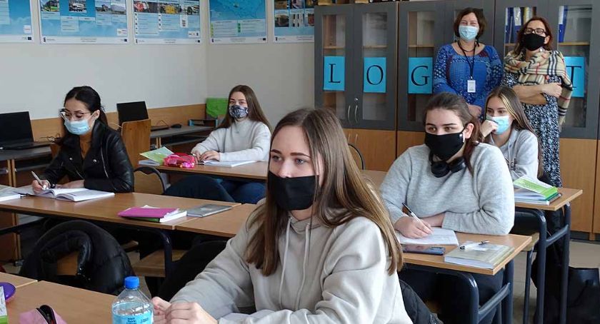 Uczniowie i nauczyciele żukowskiego ZSZiO tęsknią za powrotem do szkoły