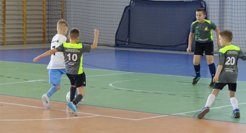 Amator Kiełpino i Wierzyca Stara Kiszewa wciąż na czele tabeli Halowej Ligi Juniorów