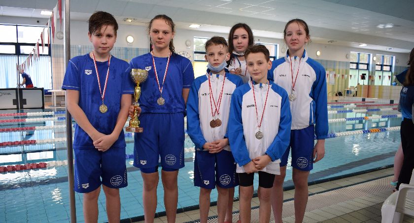 Sześć medali kartuskich pływaków na zawodach w Lęborku