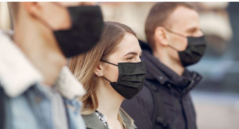 Rośnie liczba zleceń na testy,  osób na kwarantannie i zakażeń... Sytuacja pogarsza się