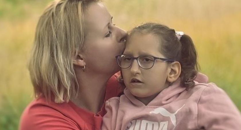 Trwają licytacje i zbiórka na rzecz Laury z Borcza. Rehabilitacja to dla niej jedyna szansa