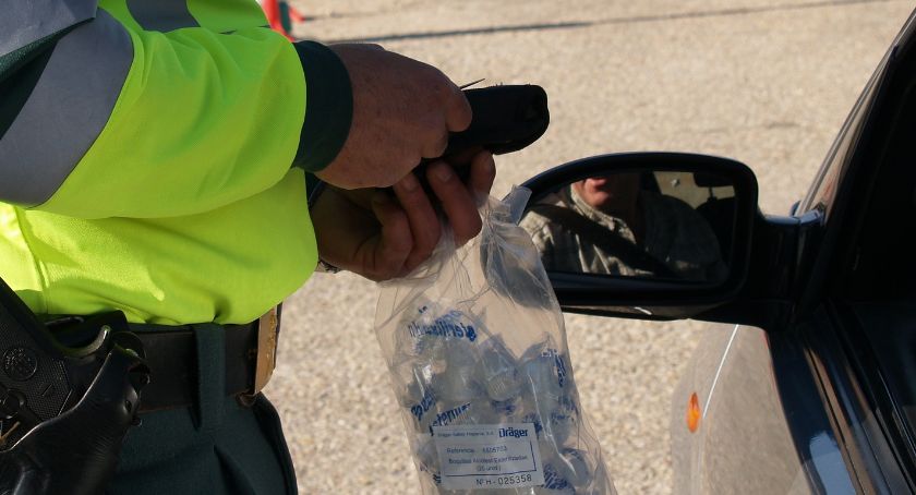 Kolejny amator jazdy na podwójnym gazie w rękach policji