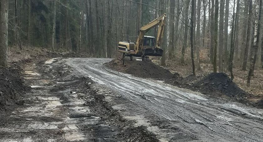 Trwają prace przy przebudowie ul. Starowiejskiej w Kiełpinie