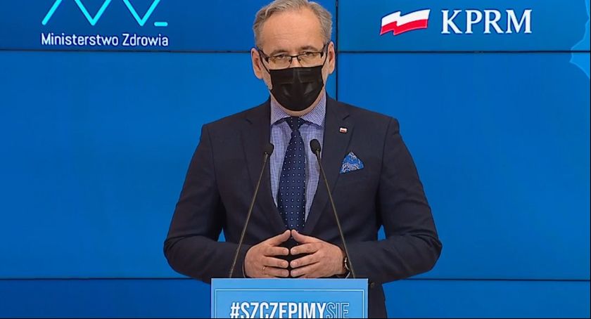 Rząd luzuje obostrzenia - fryzjerzy i kosmetyczki wracają do pracy, a dzieci do szkół