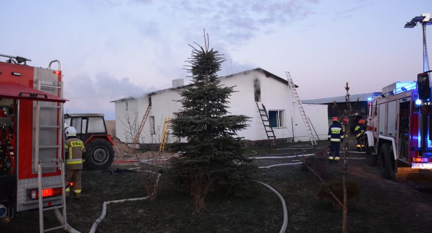 Starkowa Huta. Pożar poddasza budynku mieszkalnego