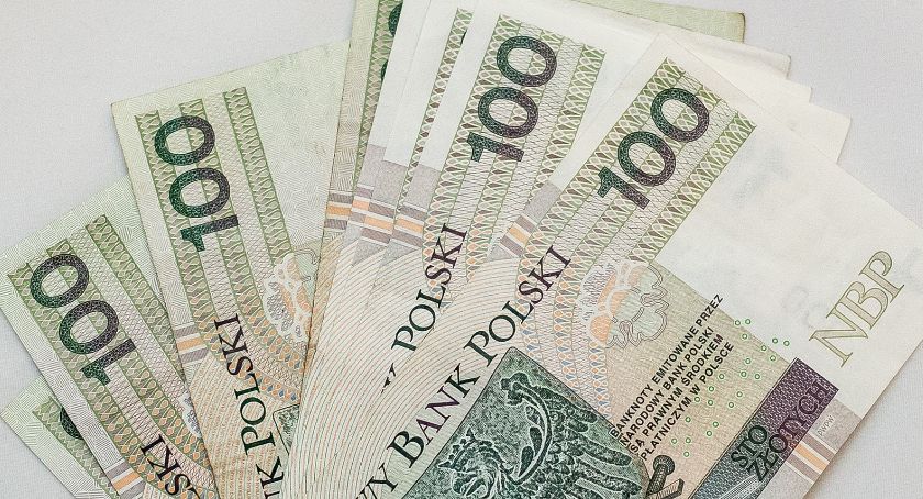 Kolejne osoby straciły pieniądze przy transakcjach internetowych