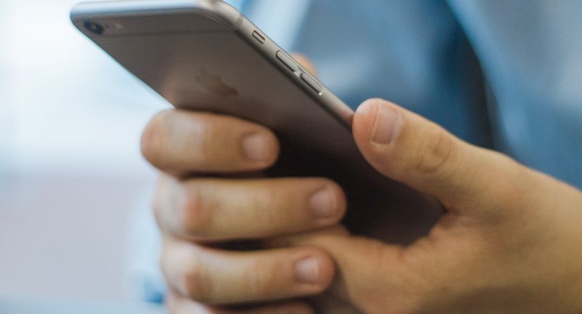 Podali się za pracowników banku - ukradli ponad 7.000 zł i chciał zaciągnąć kredyt na 30.000 zł