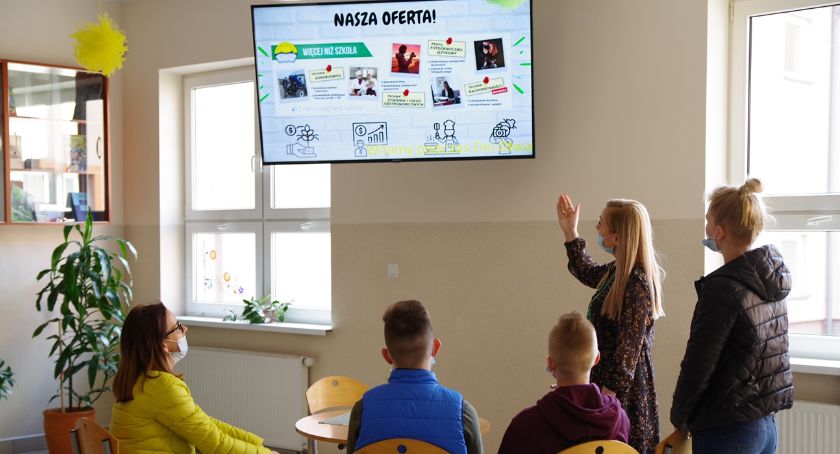 Dni Otwarte Zespołu Szkół Ponadgimnazjalnych i Branżowej Szkoły I stopnia w Sierakowicach
