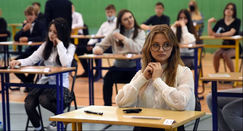 Ósmoklasiści zaczęli egzaminacyjny maraton