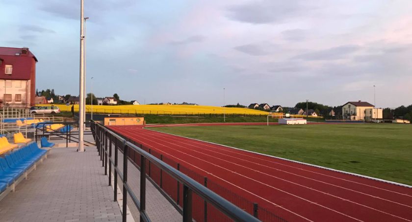 Sierakowice. Stadion lekkoatletyczny otwarty nie tylko dla uczniów