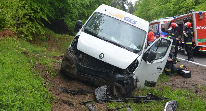 Wieżyca. Bus wypadł z drogi na K20
