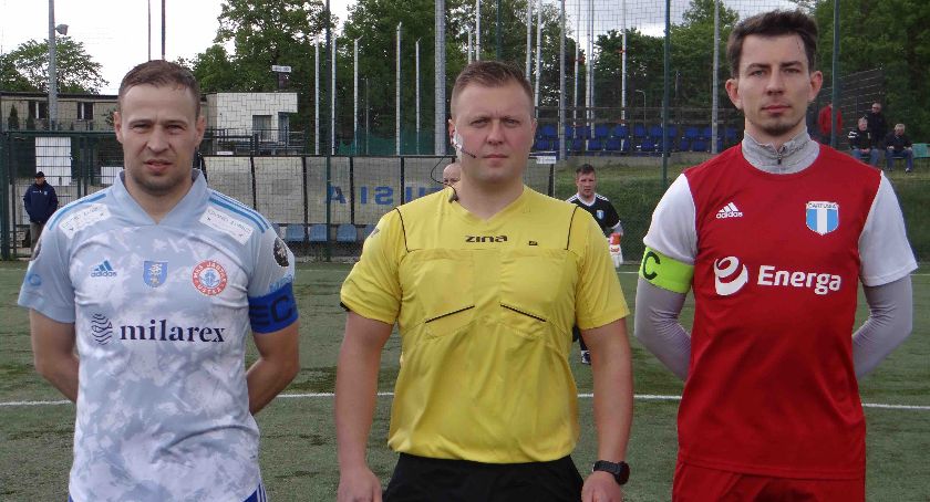 Przegrana Cartusii z Jantarem Ustką. Zwycięstwo piłkarzy B klasy ze Słupią Sulęczyno