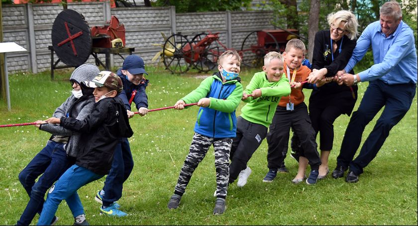 Dzień Dziecka z podwórkowymi grami w Muzeum Kaszubskim w Kartuzach