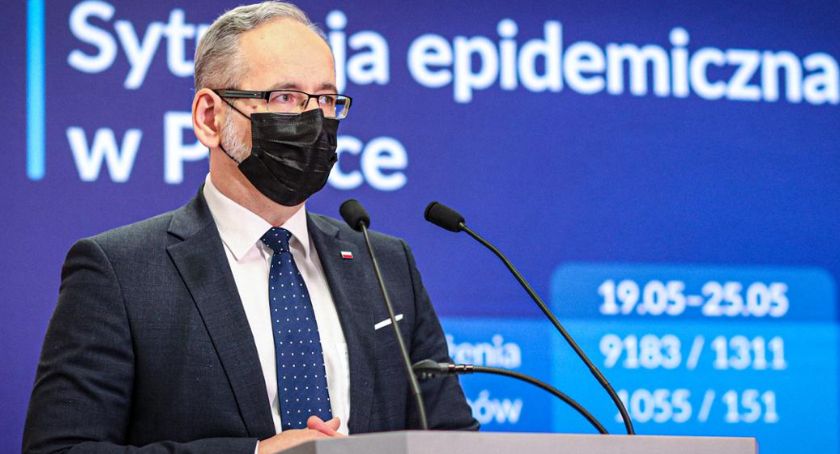Imprezy i spotkania do 150 osób - rząd luzuje obostrzenia 