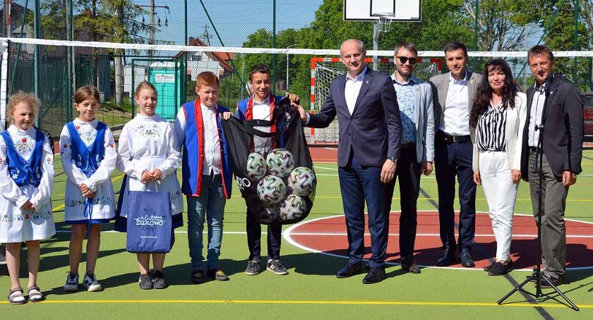 W Skrzeszewie uroczyście otwarto nowe boisko